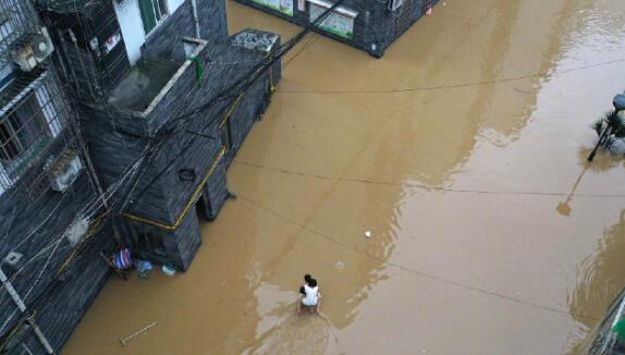 桂林暴雨持续63万余人受灾 直接经济损失178032余万元