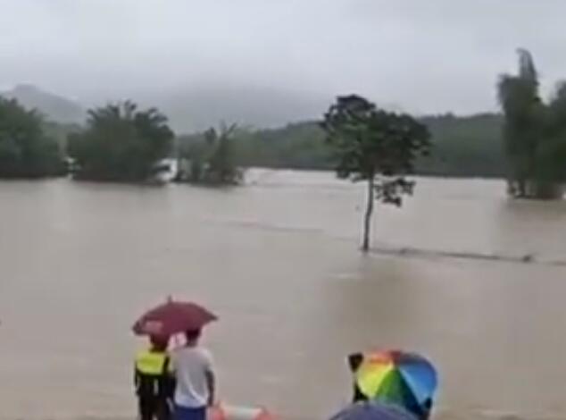 广东暴雨红色预警需要上班吗 暴雨红色预警代表什么