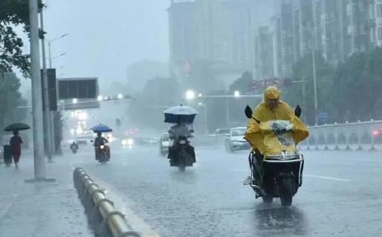 暴雨“横扫”广东多地气温30℃出头 需加强防范地质灾害