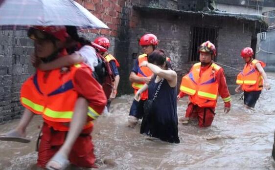 江西暴雨引发洪涝全省76.4万人受灾 直接经济损失7.7亿元