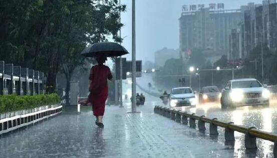 今晚江苏强降雨再度“上线” 多地气温普遍在30℃以上