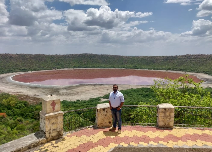 印度湖泊变粉红色是怎么回事？洛纳尔湖由蓝绿色变婴儿粉