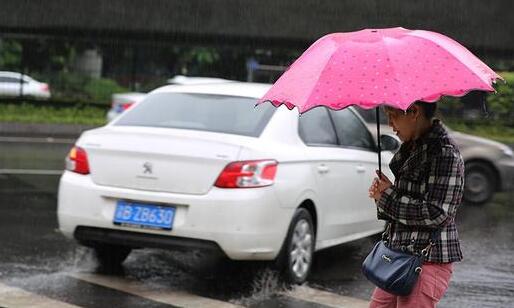 江苏梅雨频繁“在线”气温不超30℃ 未来可能引发城市内涝