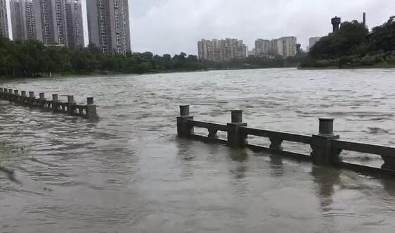 四川河流持续多天出现超警戒水位 今明两天东部仍有强降雨