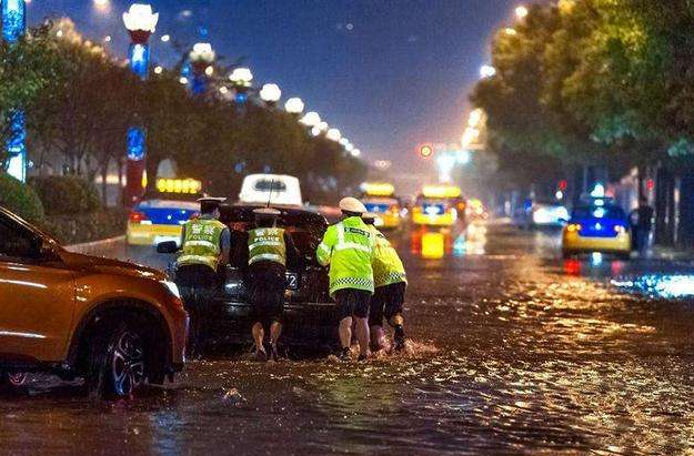 暴雨蓝色预警最新发布：河南上海云南多地大到暴雨