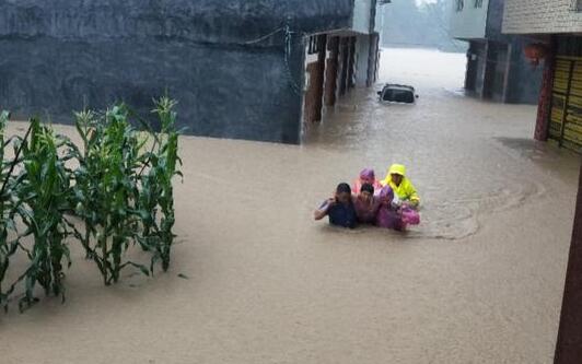 近期重庆热力十足气温高达37℃ 东北部有暴雨到大暴雨