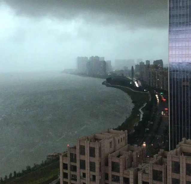 江南暴雨暂停 四川和北方遭“梅雨”袭击