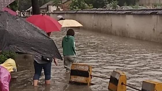 陕西升级发布暴雨黄色预警 西安这些路段积水严重需避开