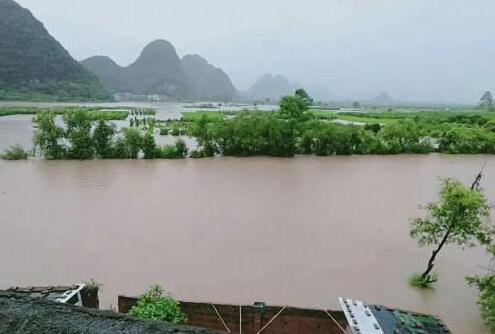 黑龙江进入汛期倭肯河出现洪峰 滑坡泥石流灾害可能性加大