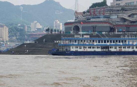 重庆河流迎来今年首次洪峰 部分水域实施临时交通管制