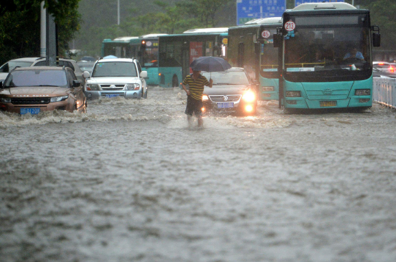 华北东部37℃高温天气持续 浙江上海等地将有暴雨