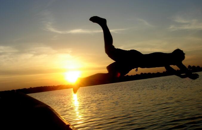 夏天防溺水如何做 防溺水六不准四不要是什么