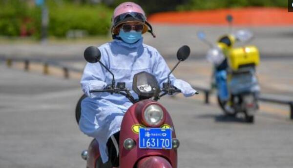 海南发布高温四级预警35℃以上 本周全岛晴热少雨需多补水防晒