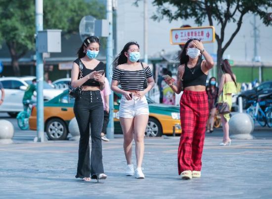 今后三天北京依旧炎热 局地气温34℃大家要注意防暑