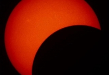 太空视角看日环食最新照片 风云4号拍摄最全日全食（图）
