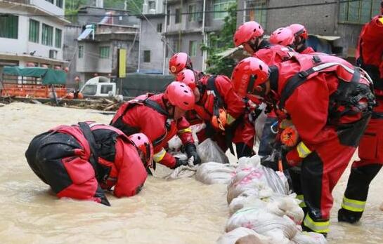 贵州桐梓县强降雨致3死1伤 目前已营救被困群众200余人