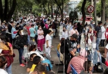 墨西哥7.4级地震后发生447次余震  地震感明显数千民众涌上街头避难