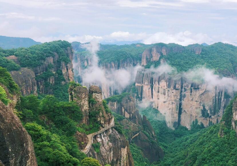 天姥山位于什么地方 天姥山在哪里哪个城市