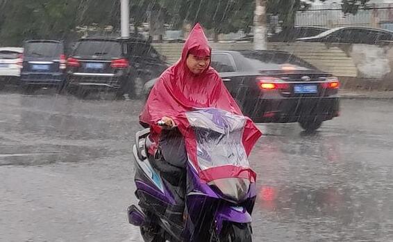 河南部分地区雨势仍然较强 可能引发山洪和地质灾害