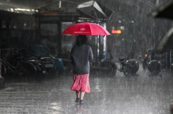 江苏安徽成新的降雨集中区 强对流天气袭击华北