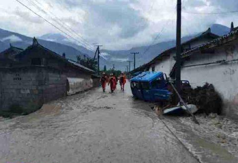 四川凉山冕宁山洪最新消息 道路中断消防队转移上千人