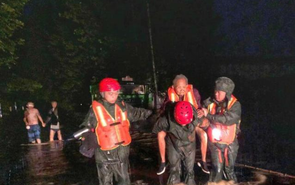 中央气象台已连发27天暴雨预警 南方地区仍有大雨