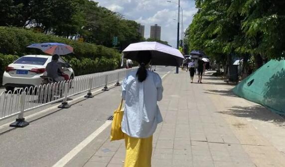 广东多地超过35℃高温线 午后雷雨频繁体感比较闷热