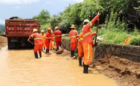 浙江G4012龙丽高速龙游段发生滑坡 公路部门紧急抢修已恢复通车