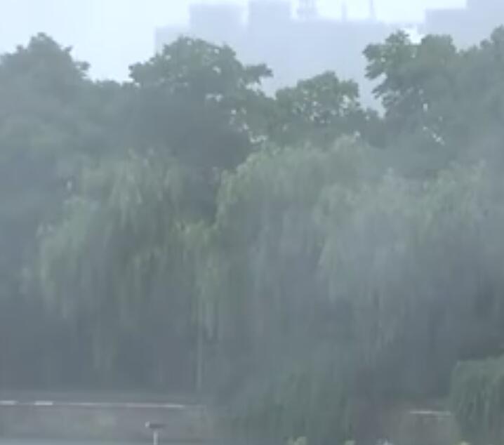 7月第一天浙江继续暴雨肆虐  部分地区谨防雷雨天气袭击