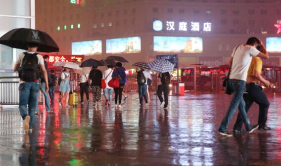 中央气象台连发30天暴雨预警 7月初西南地区仍有强降雨