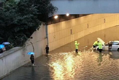 重庆暴雨致1人死亡1人失踪 28个区县6.9万人受灾严重