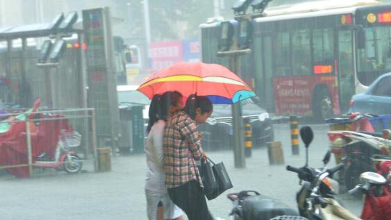 西南多省区暴雨依旧霸屏 华北东北等地雷阵雨频繁