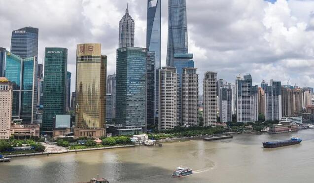 上海居梅雨带北部降水显著  受其影响气温回落到26℃
