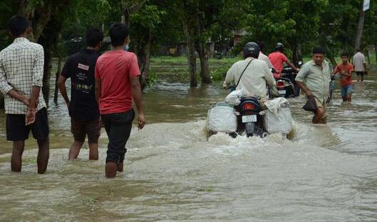 印度阿萨姆邦暴雨引发洪涝灾害 至少34人死亡160万人受灾