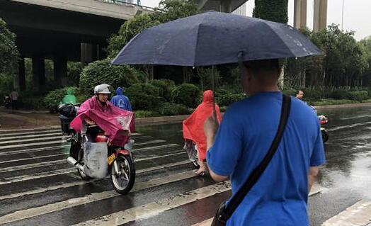 本周末山东多阵雨或雷阵雨 市民外出需最好带把雨水