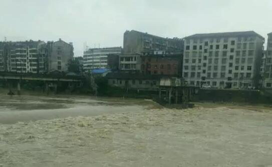 湖北入汛强降雨致全省455万人受灾 直接经济损失达超50亿人民币