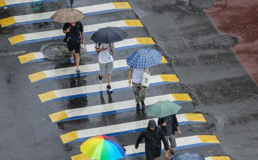 湖北暴雨应急响应升为三级 高考期间考生出行注意交通安全