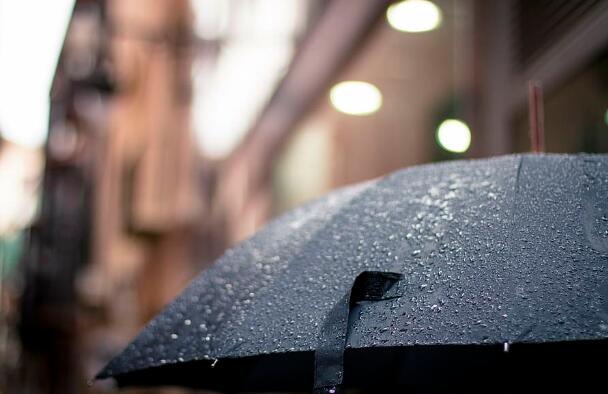 江苏高考首日部分地区有强降雨 考生家长需合理安排出行