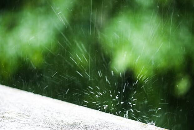 浙江今日高考暴雨不减 考生家长需合理安排出行时间