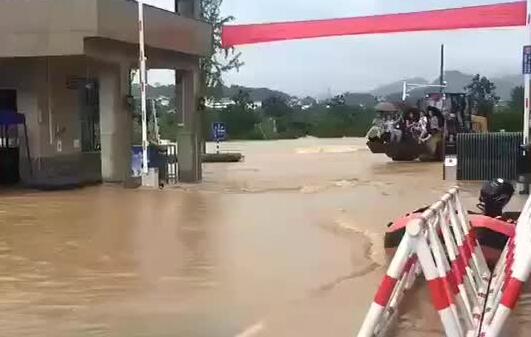 安徽歙县遭遇50年一遇洪涝灾害 目前高考语文数学两科延期