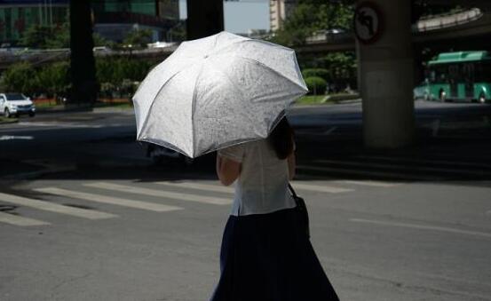 今天北京气温33℃依旧晴晒 雷雨频繁考生要注意防雷避雨