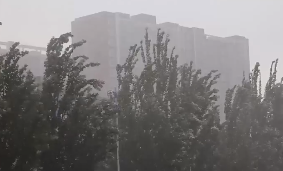 内蒙古遭遇强降雨来袭 可缓解地区旱情