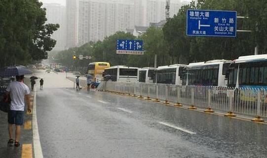 截至7月武汉共遭遇七轮强降雨 降雨量超700毫米历史同期第二位