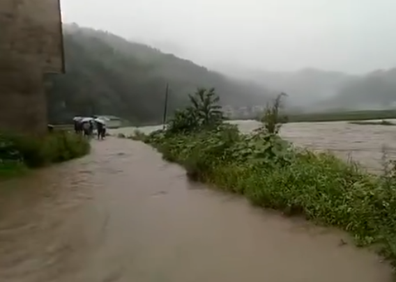 湖南省发布暴雨橙色预警 中西部有局部大暴雨