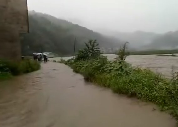 湖南省发布暴雨橙色预警  中西部有局部大暴雨
