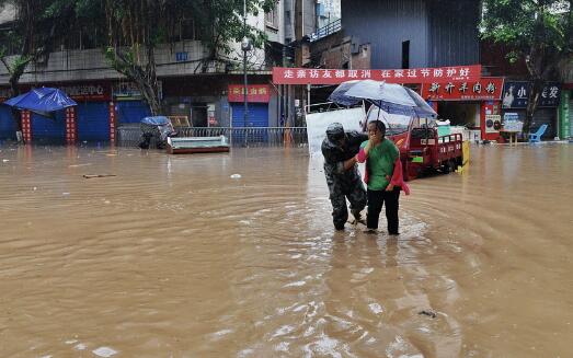 这周末重庆仍有雨水“出没” 专家提醒市民外出备好雨具