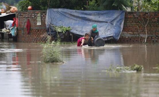 尼泊尔苗地县暴雨引发泥石流 目前已造成27人死亡4人失踪