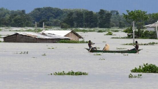 印度洪水受灾人数超过46.9万 另有79人死亡2678个村庄被淹