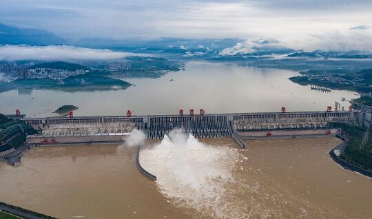 三峡水库迎2020长江2号洪水 共计拦蓄107亿立方米水量