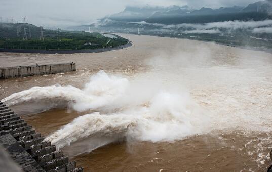 三峡水库迎2020长江2号洪水 共计拦蓄107亿立方米水量